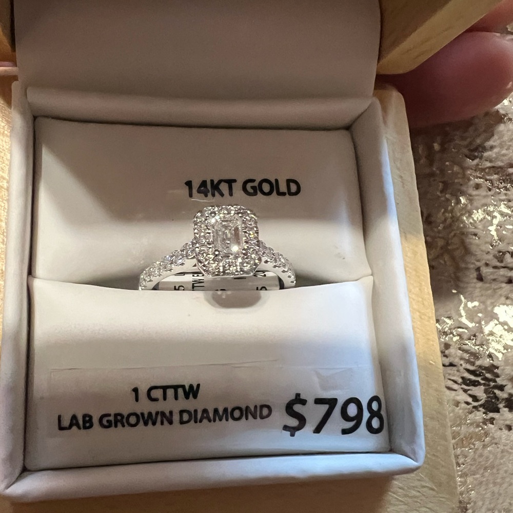 14KT Gold Ring